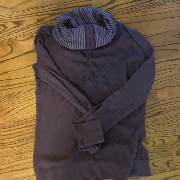 Purple reversible pull over - Picture 1 of 1